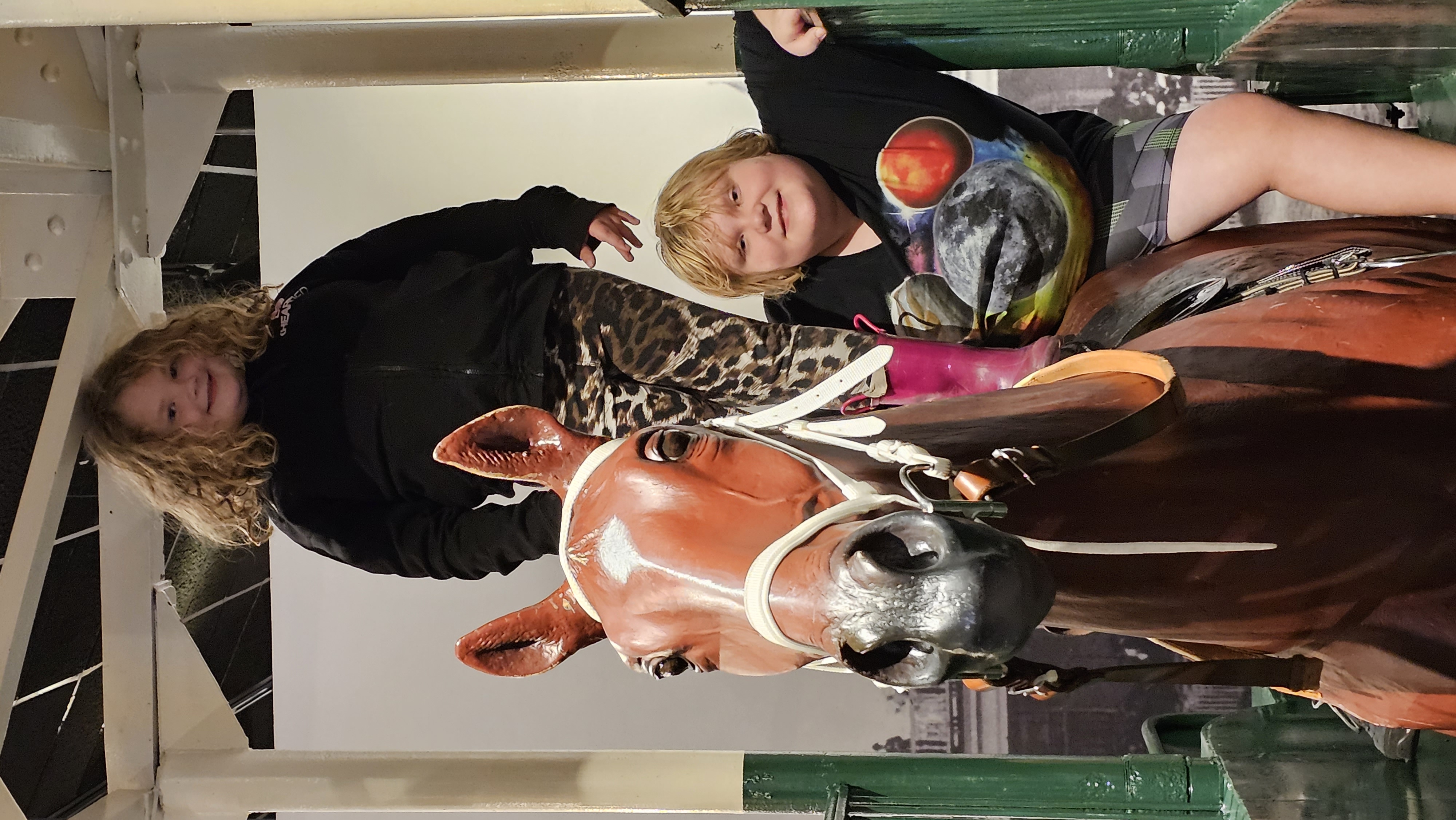 kentucky-derby-abby-stars